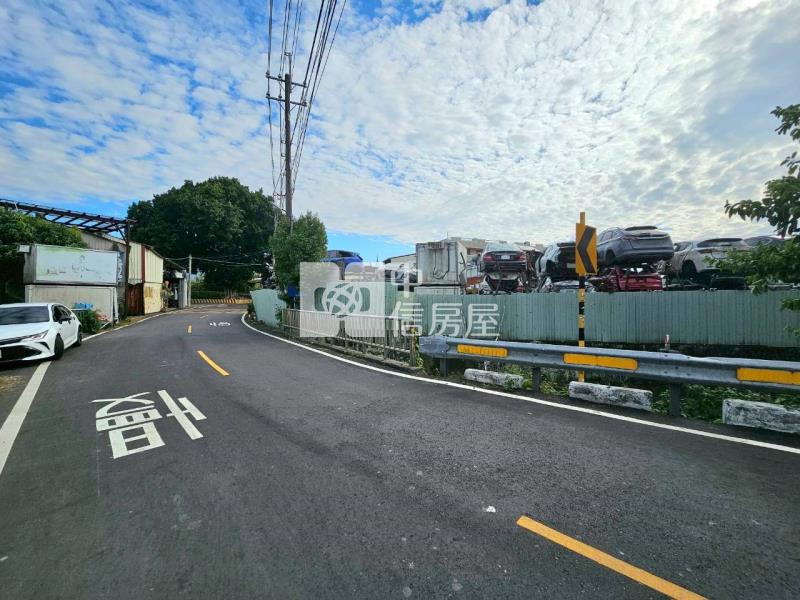 潭子大地坪三面臨路都內角地房屋室內格局與周邊環境