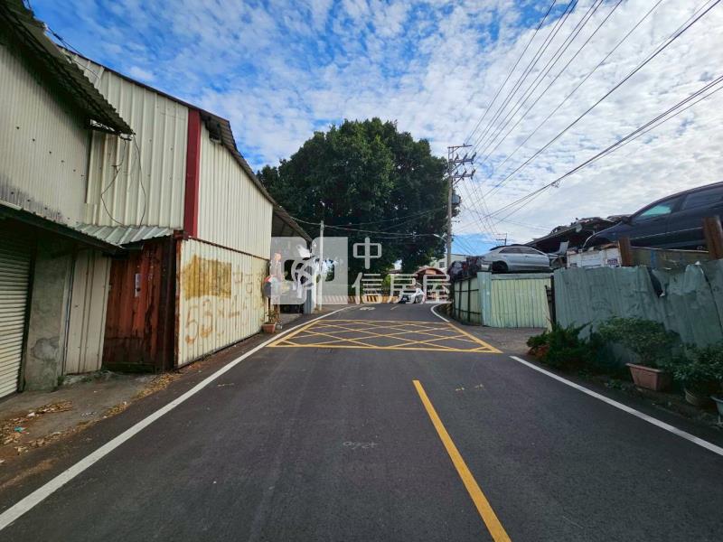 潭子大地坪三面臨路都內角地房屋室內格局與周邊環境