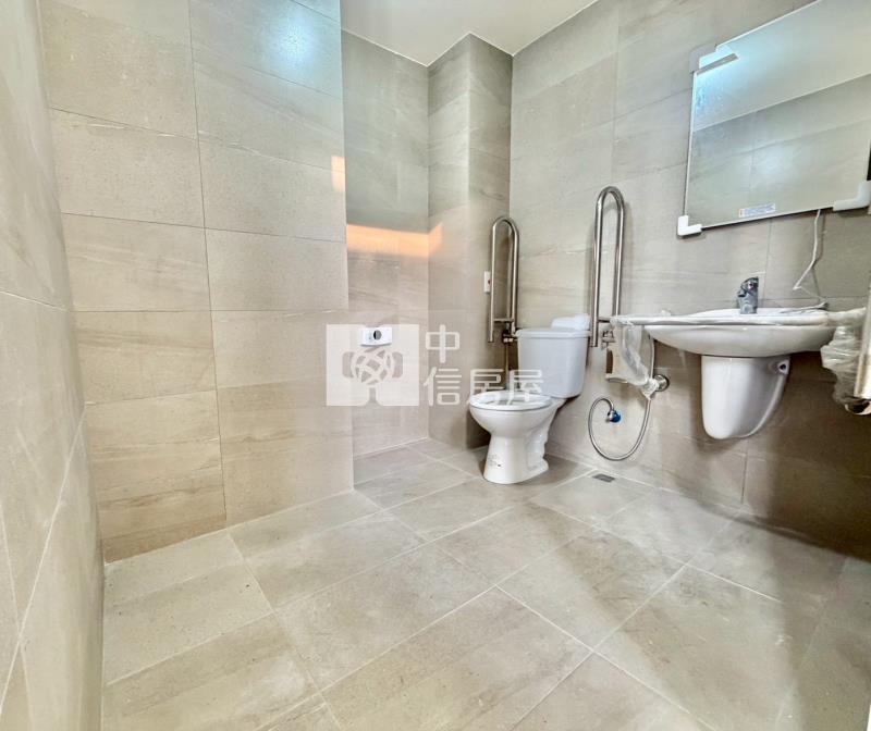 臨路全新氣派樓店房屋室內格局與周邊環境