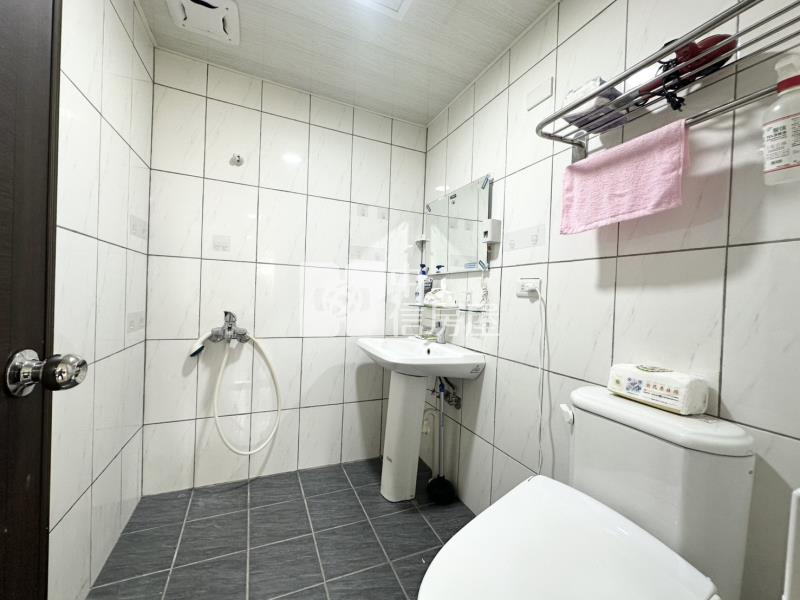 台中一中商圈電梯4房房屋室內格局與周邊環境