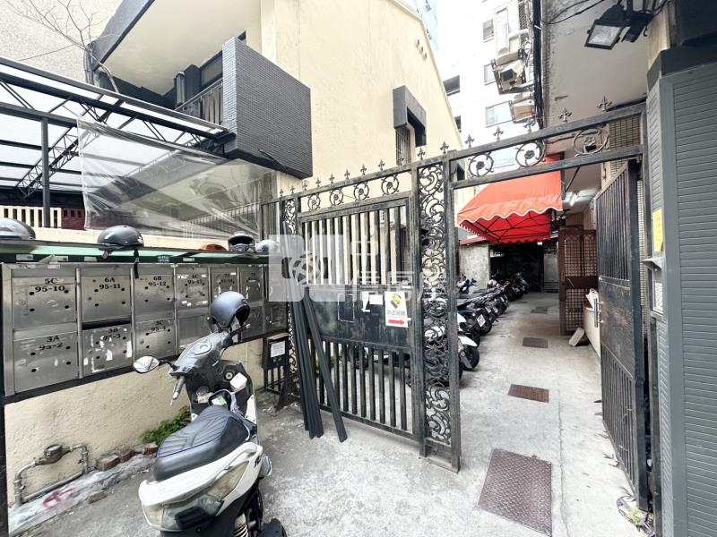 台中一中商圈電梯4房房屋室內格局與周邊環境