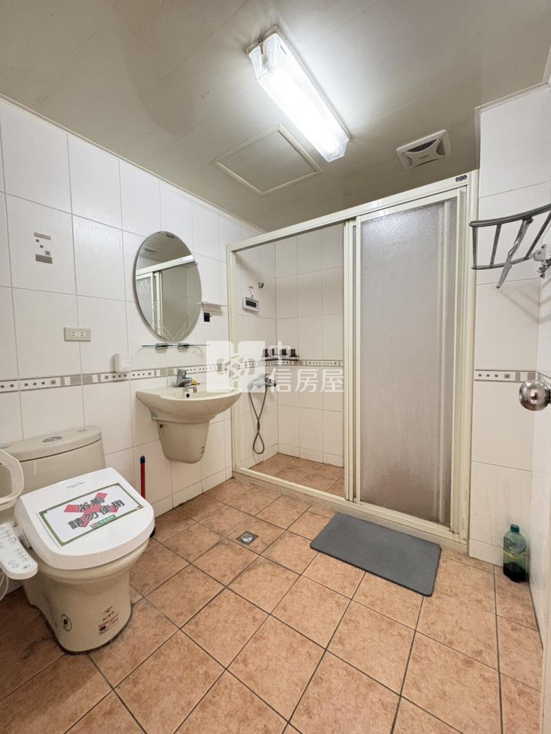 (樹德大樓)南區最俗大大套房房屋室內格局與周邊環境