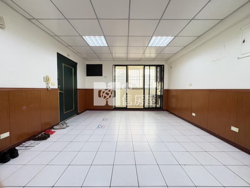 (樹德大樓)南區最俗大大套房房屋室內格局與周邊環境