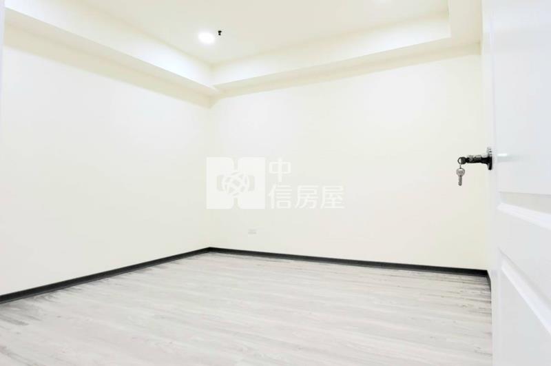 【新世紀】中壢勳章新整景觀戶二房雙車房屋室內格局與周邊環境