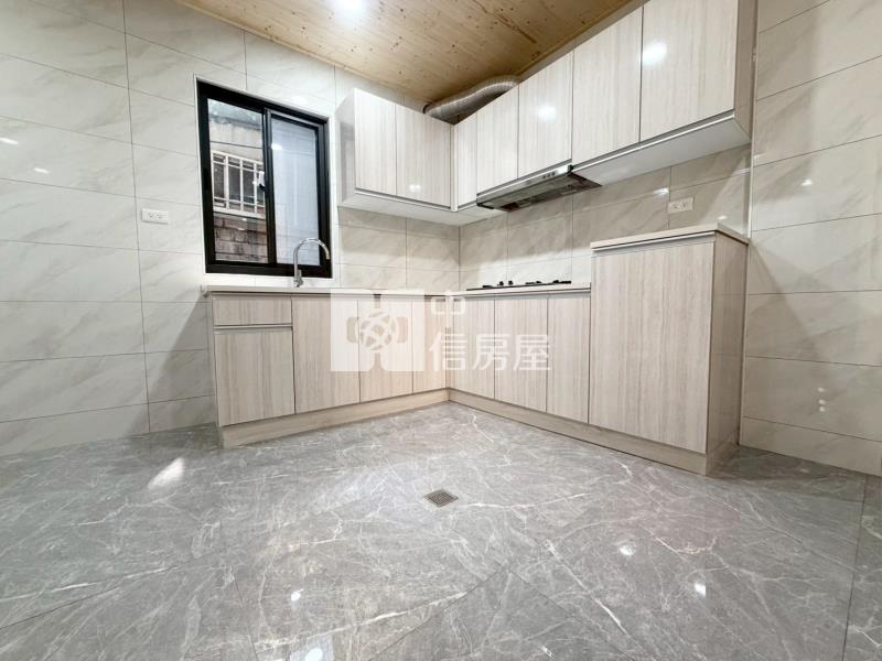 太平日式大面寬透天房屋室內格局與周邊環境