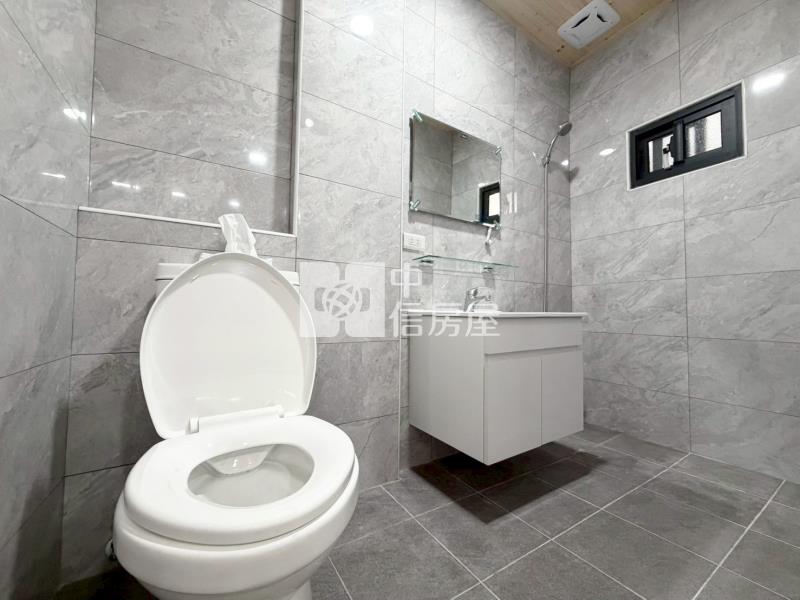 太平日式大面寬透天房屋室內格局與周邊環境