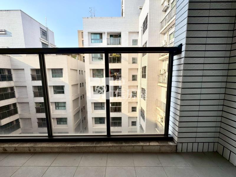 文華硯精裝三改二平車房屋室內格局與周邊環境