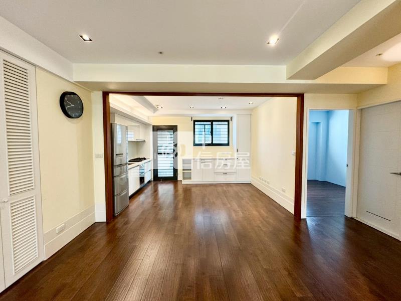 文華硯精裝三改二平車房屋室內格局與周邊環境