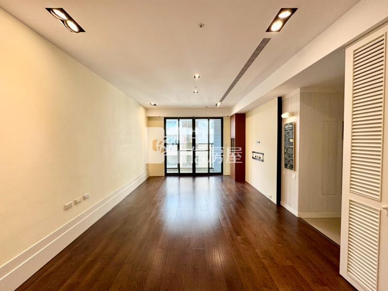 文華硯精裝三改二平車房屋室內格局與周邊環境