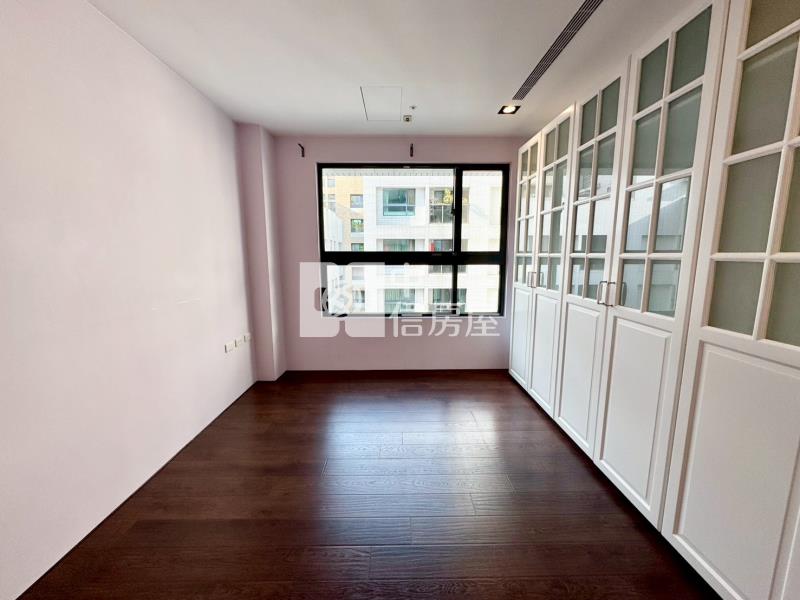 文華硯精裝三改二平車房屋室內格局與周邊環境