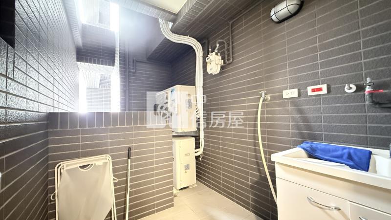 獨家!洲際W高樓層裝潢戶三房平車房屋室內格局與周邊環境