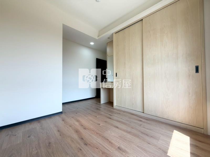 台中家家美三房機上車位房屋室內格局與周邊環境