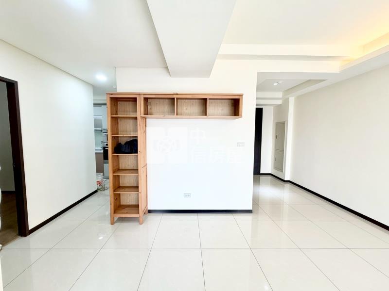 台中家家美三房機上車位房屋室內格局與周邊環境