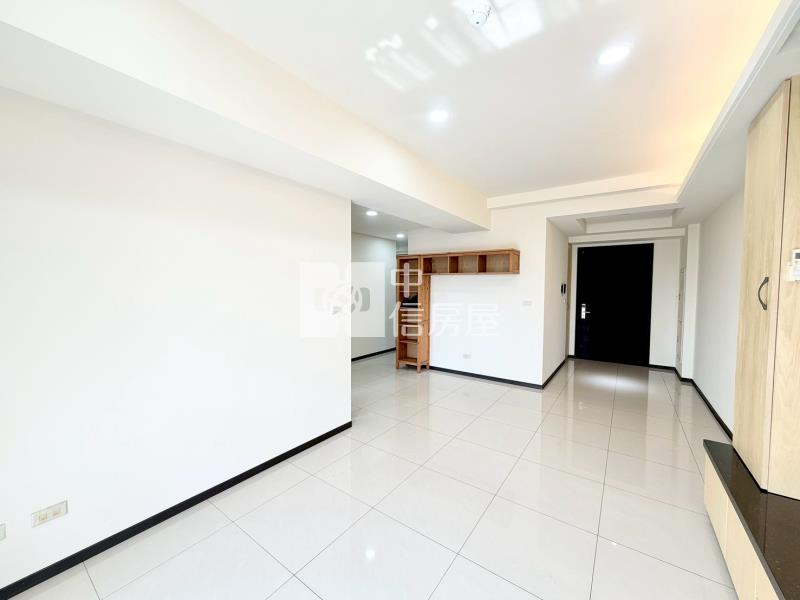 台中家家美三房機上車位房屋室內格局與周邊環境