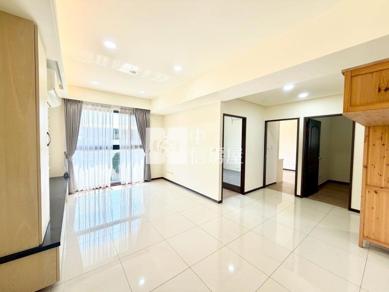 台中家家美三房機上車位房屋室內格局與周邊環境