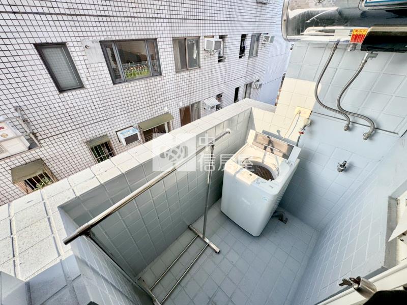 捷運藍線合法改套稀有釋出房屋室內格局與周邊環境