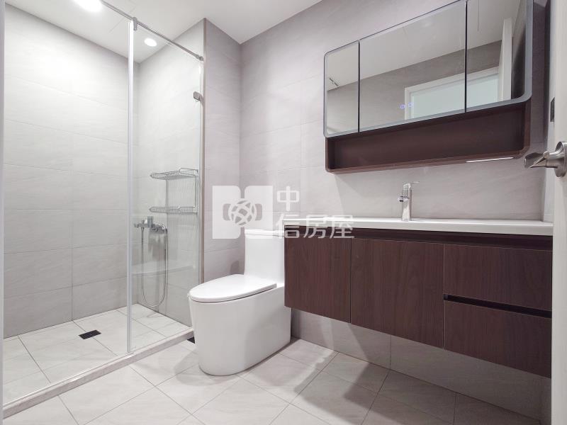 文藝復興大四房平車房屋室內格局與周邊環境