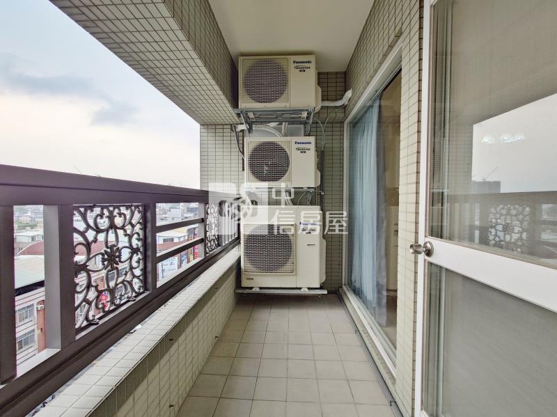 文藝復興大四房平車房屋室內格局與周邊環境