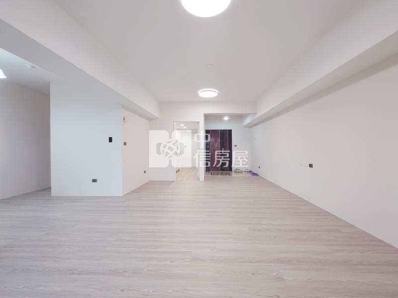 文藝復興大四房平車房屋室內格局與周邊環境