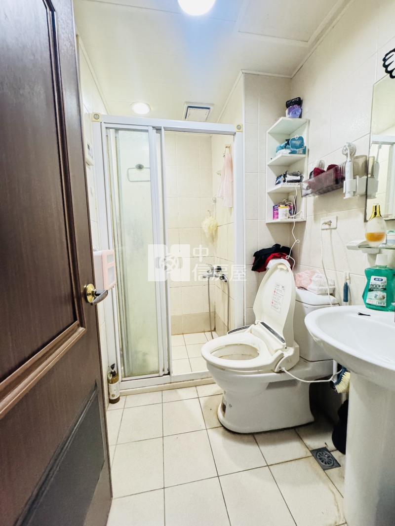 2K38美麗歐洲-大三房平面車位房屋室內格局與周邊環境