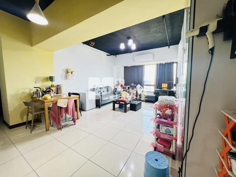 2K38美麗歐洲-大三房平面車位房屋室內格局與周邊環境