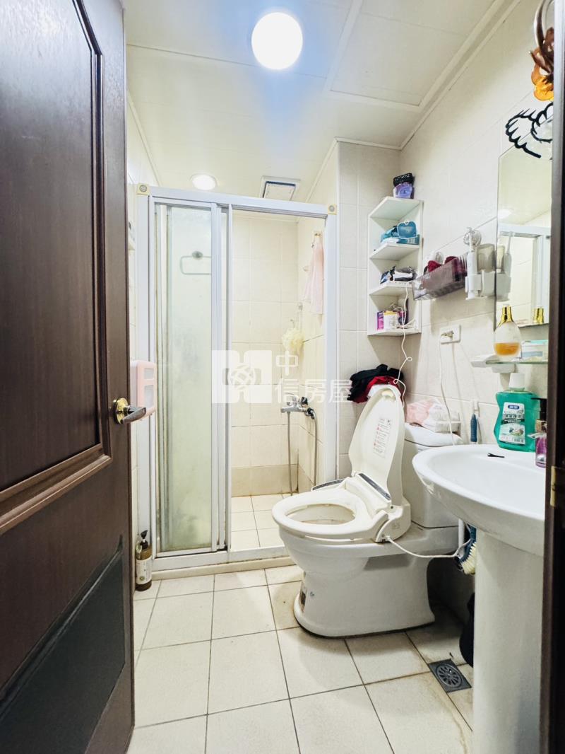 2K38美麗歐洲-大三房平面車位房屋室內格局與周邊環境