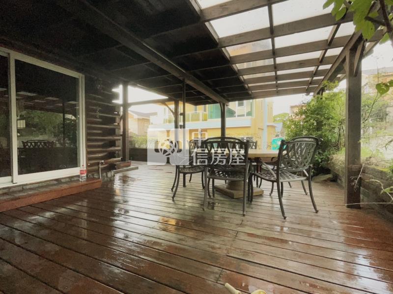 楊光山林獨棟木屋庭院墅房屋室內格局與周邊環境