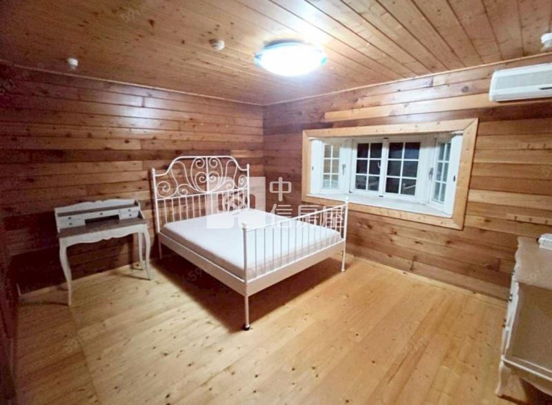 楊光山林獨棟木屋庭院墅房屋室內格局與周邊環境