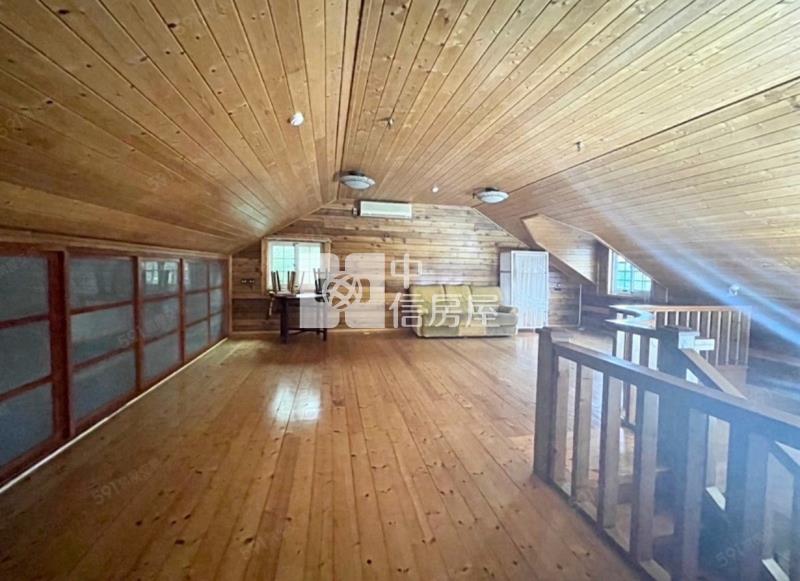 楊光山林獨棟木屋庭院墅房屋室內格局與周邊環境