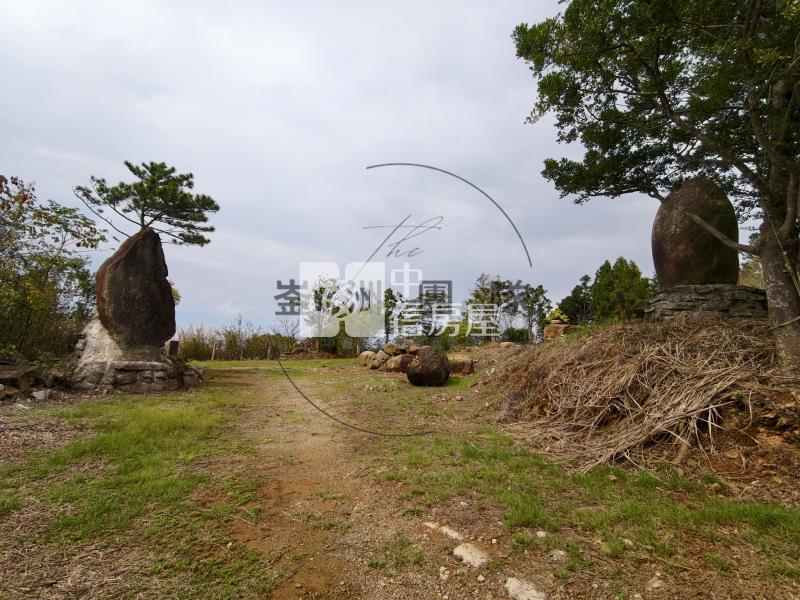 墨硯山南峰無限展望視野山坡地房屋室內格局與周邊環境