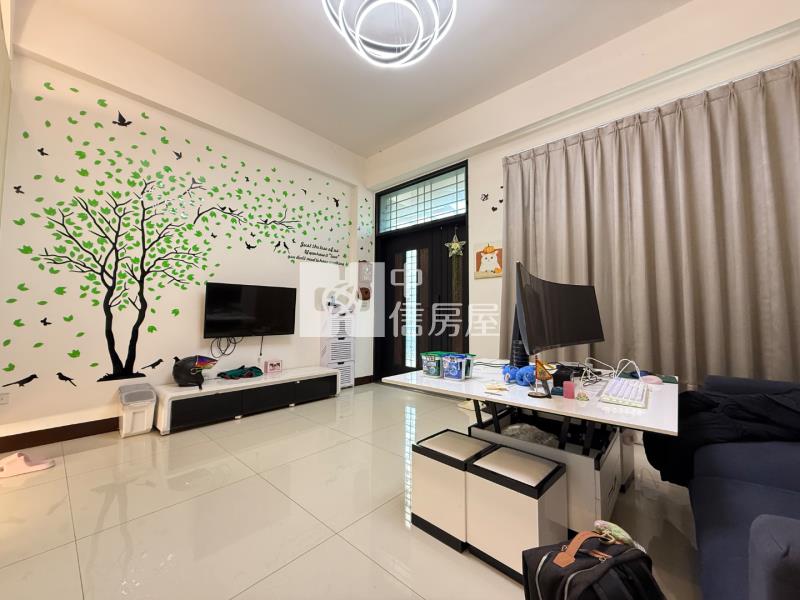 中壢鳴暘富海電梯別墅三車位房屋室內格局與周邊環境