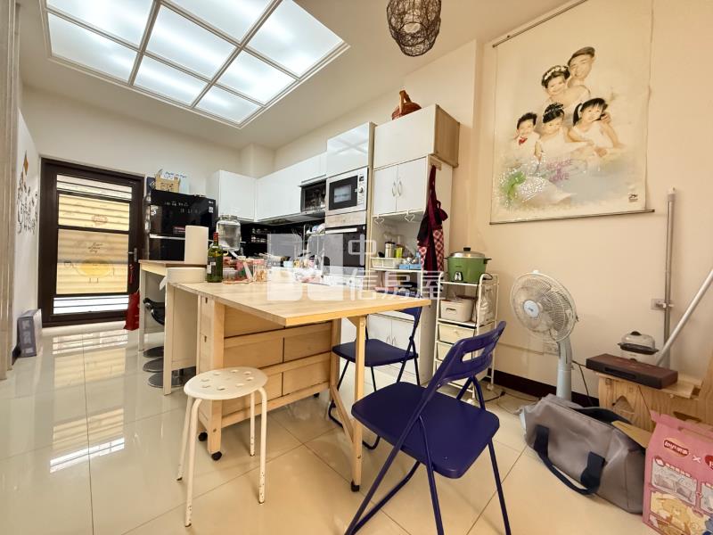 中壢鳴暘富海電梯別墅三車位房屋室內格局與周邊環境