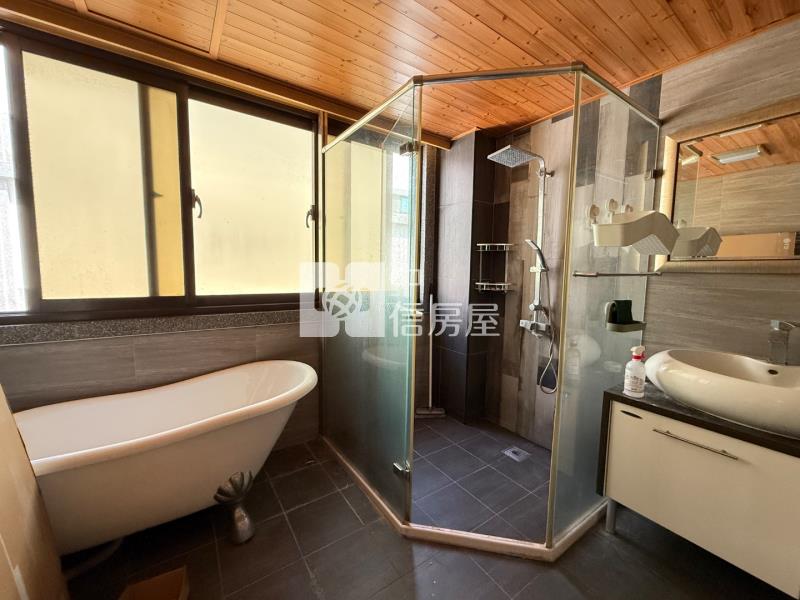 中壢鳴暘富海電梯別墅三車位房屋室內格局與周邊環境