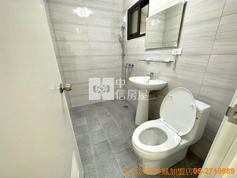 永吉四街車庫透天房屋室內格局與周邊環境