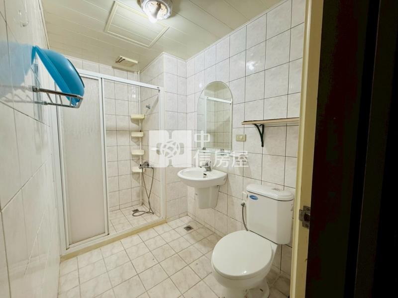 東山河精美高樓2房房屋室內格局與周邊環境