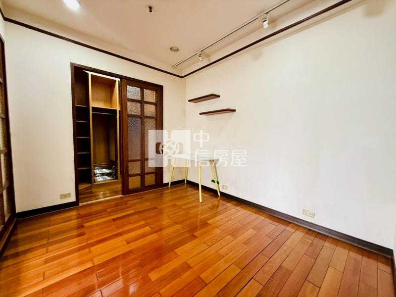 東山河精美高樓2房房屋室內格局與周邊環境