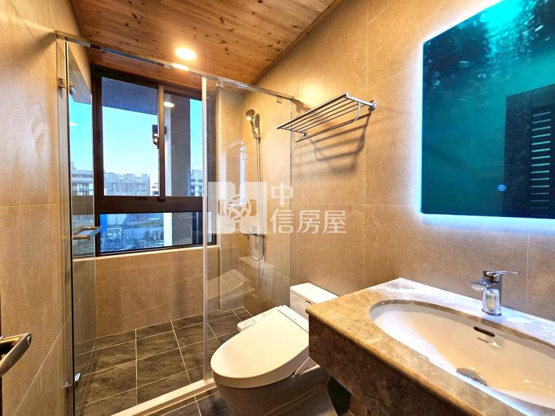 松強國小臨路雙車電梯別墅房屋室內格局與周邊環境