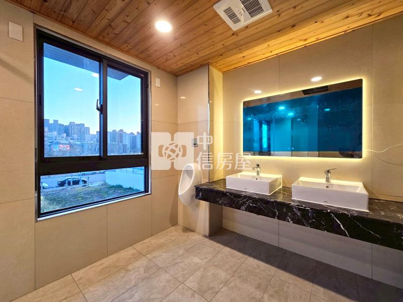 松強國小臨路雙車電梯別墅房屋室內格局與周邊環境