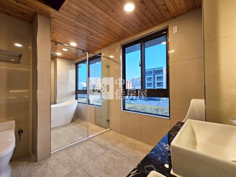 松強國小臨路雙車電梯別墅房屋室內格局與周邊環境