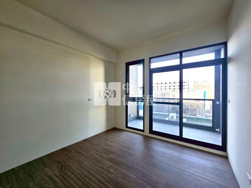 松強國小臨路雙車電梯別墅房屋室內格局與周邊環境