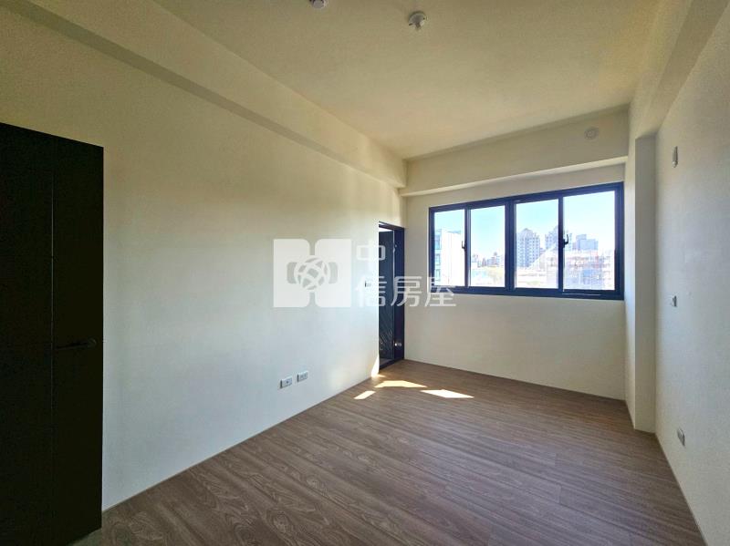 松強國小臨路雙車電梯別墅房屋室內格局與周邊環境