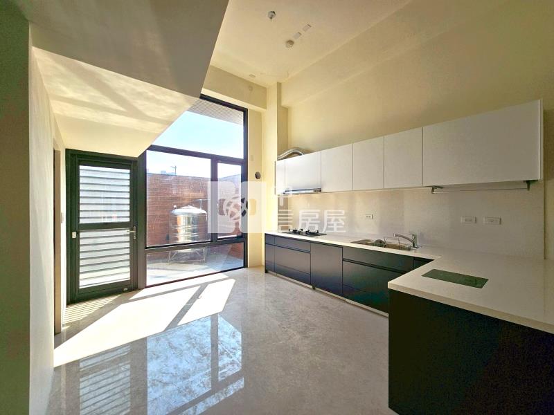 松強國小臨路雙車電梯別墅房屋室內格局與周邊環境