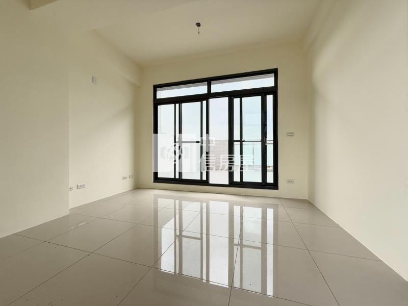 新社協成國小全新大面寬電墅房屋室內格局與周邊環境