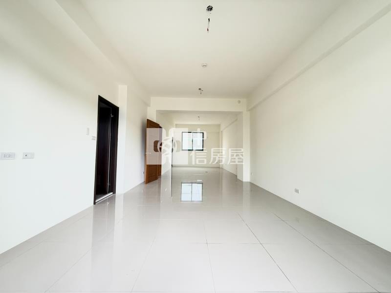 新社協成國小全新大面寬電墅房屋室內格局與周邊環境