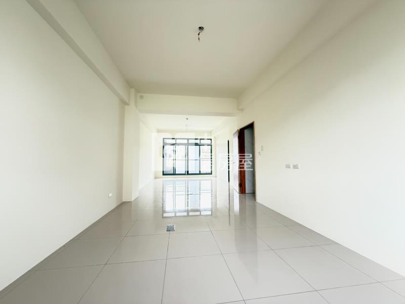 新社協成國小全新大面寬電墅房屋室內格局與周邊環境