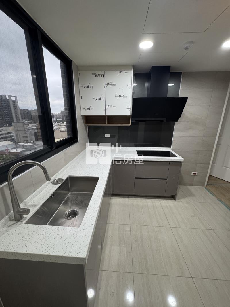 中路特區宜雄國際ONE 2+1房雙車位房屋室內格局與周邊環境