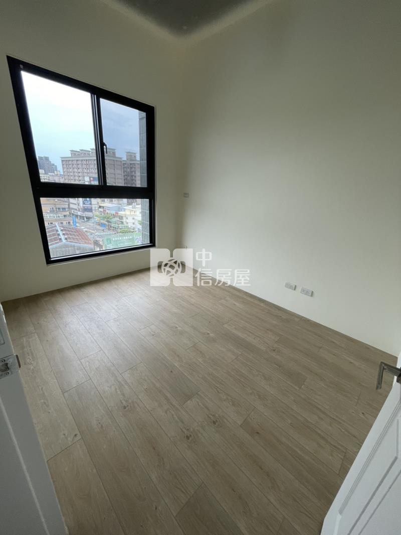 中路特區宜雄國際ONE 2+1房雙車位房屋室內格局與周邊環境