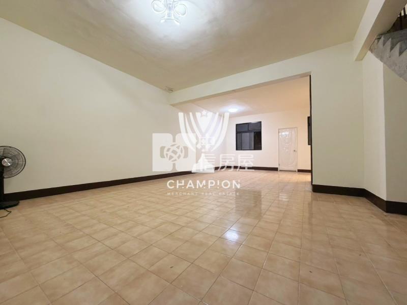 【冠軍商仲】新豐透天門口停車房屋室內格局與周邊環境