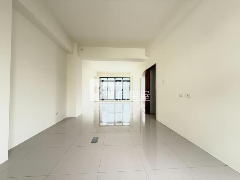 新社協成國小全新大地坪電墅房屋室內格局與周邊環境