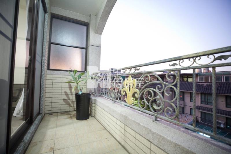 【奔馳】觀音收租美透天房屋室內格局與周邊環境